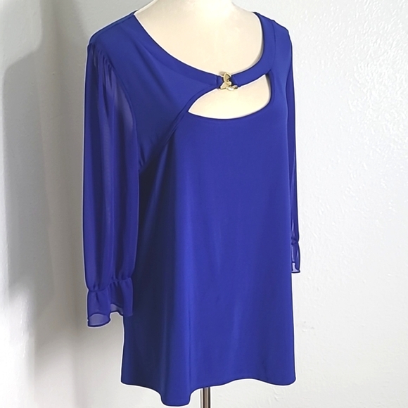 Zero 2 Eight Royal Blue Blouse with Cut-out @ Neckline  Gold Accent, Size 1X NWT - Picture 2 of 10